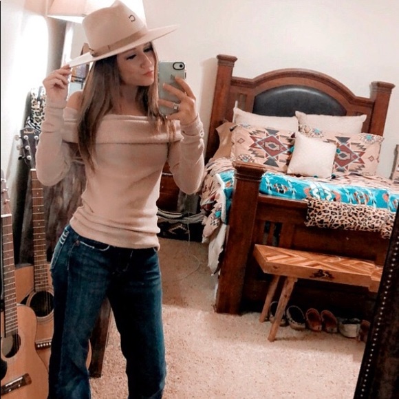 Meet your Posher, Meagan - Picture 2 of 3